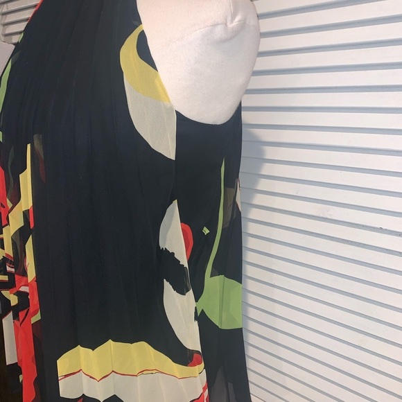 Jonathan Martin Black Floral Blouse - Picture 3 of 9